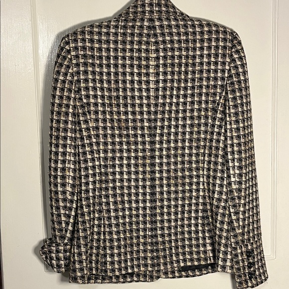 Classic Black, White & Gold Tweed Tailored Jacket size 4 - Picture 8 of 9